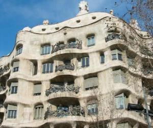 Puzzle Έργα του Αντόνι Γκαουντί. La Pedrera ή Casa Mila από Gaudi, Βαρκελώνη, Ισπανία.